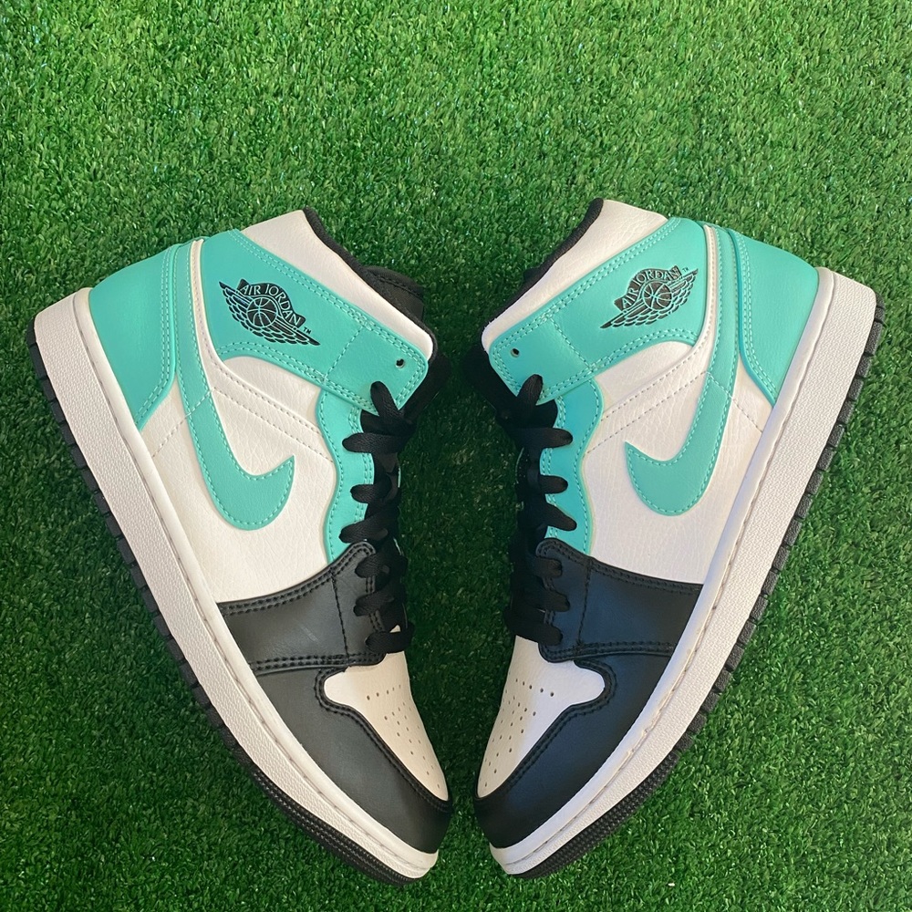 Jordan 1 Mid Tropical Twist